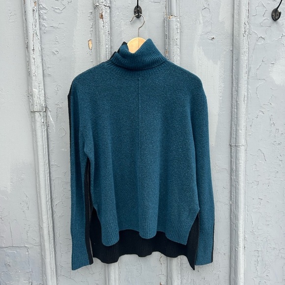 Athleta Merino Transit Colourblock turtleneck, size Small - Picture 3 of 9